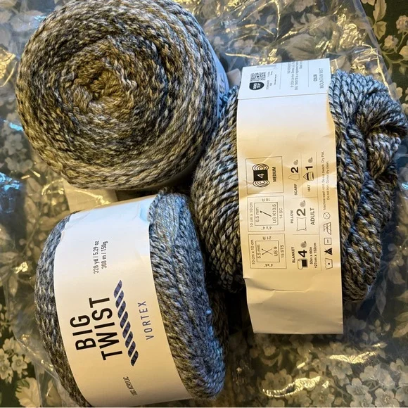 Big Twist Vortex Yarn Bundle Zebra 2 ful cakes and one partial - Picture 2 of 7